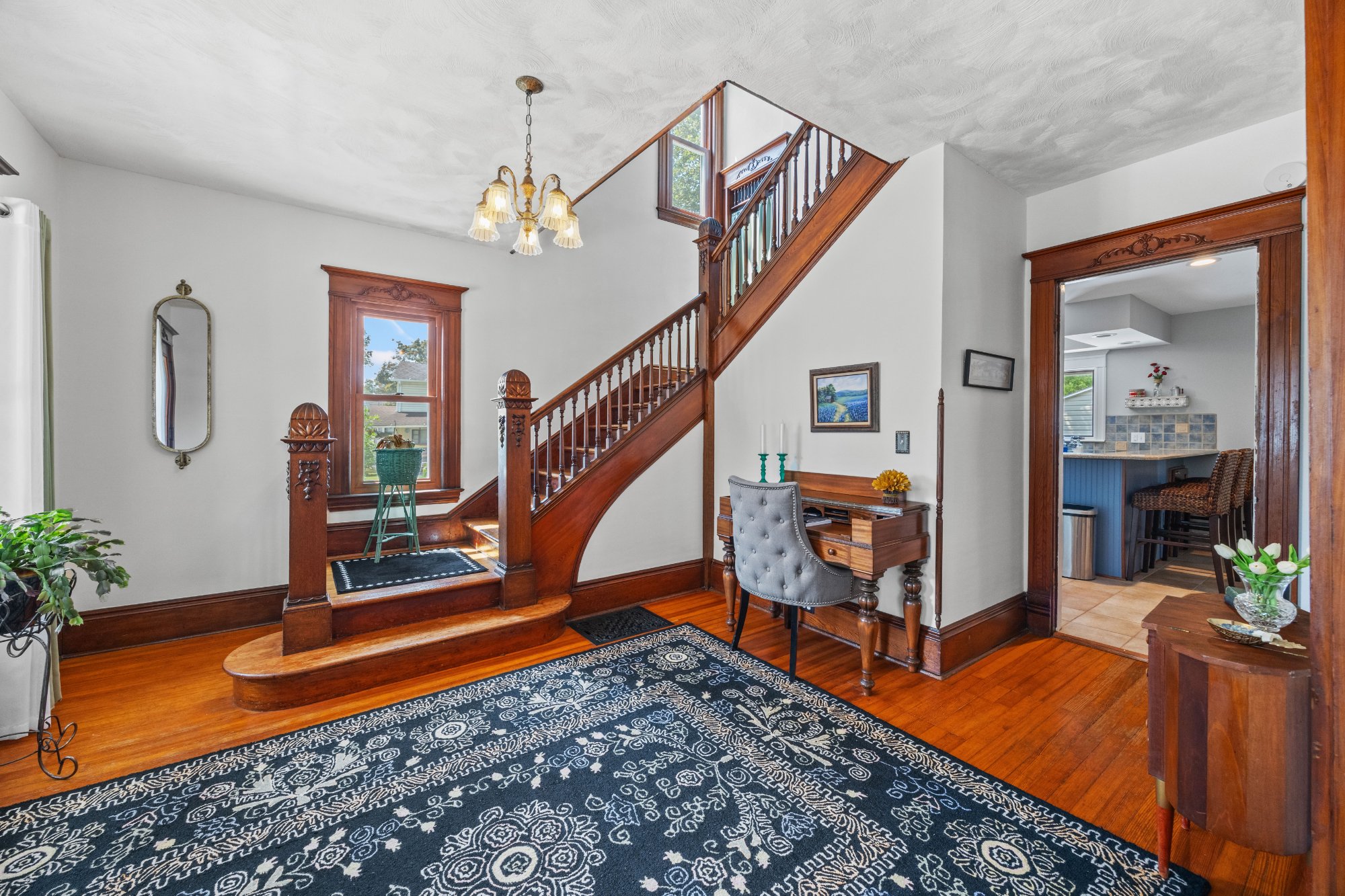 103 Henry St — Entryway