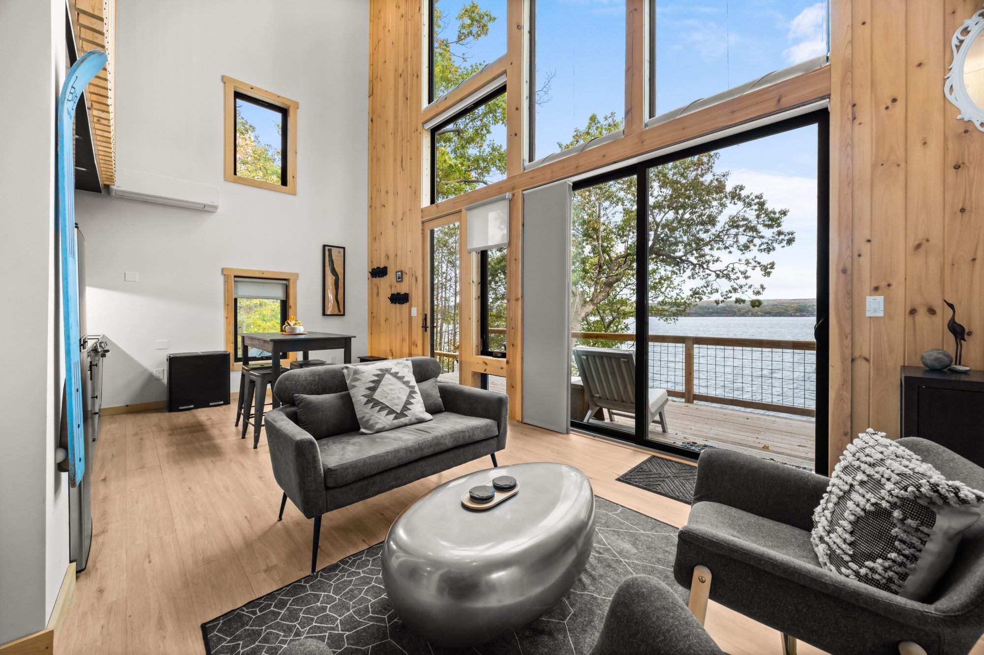 9644 Stowe Rd — Living Room