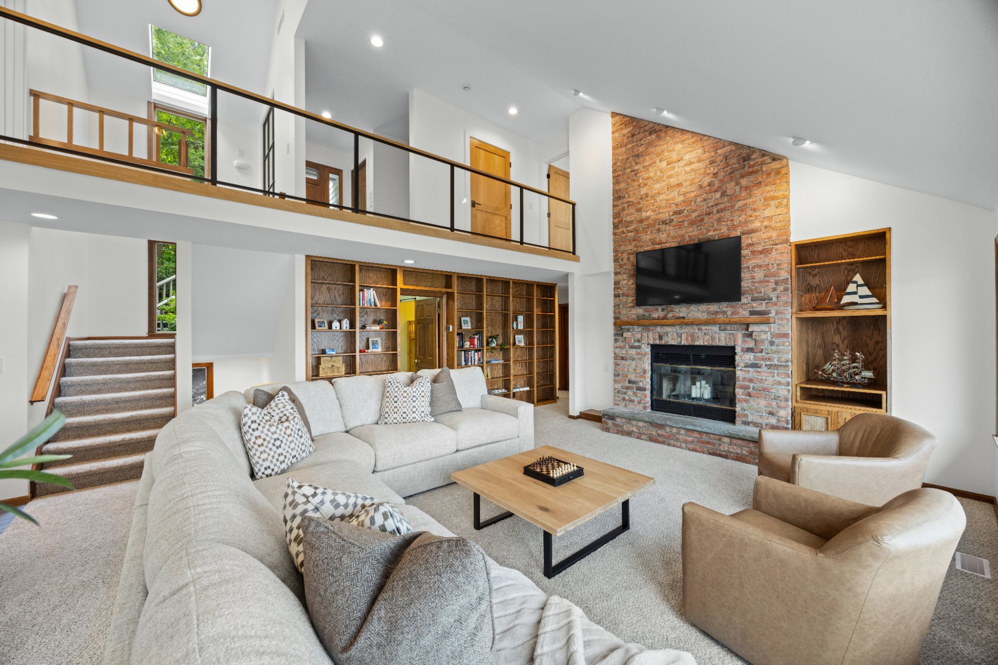 11896 W Lake Rd — Lake View